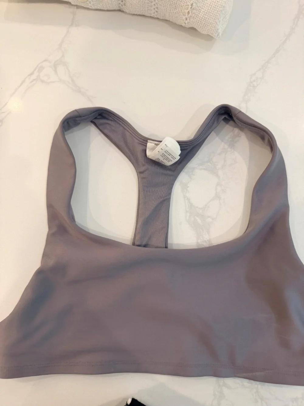 ALO Airlift Advantage Racerback Sports Bra in Fog - Size Small